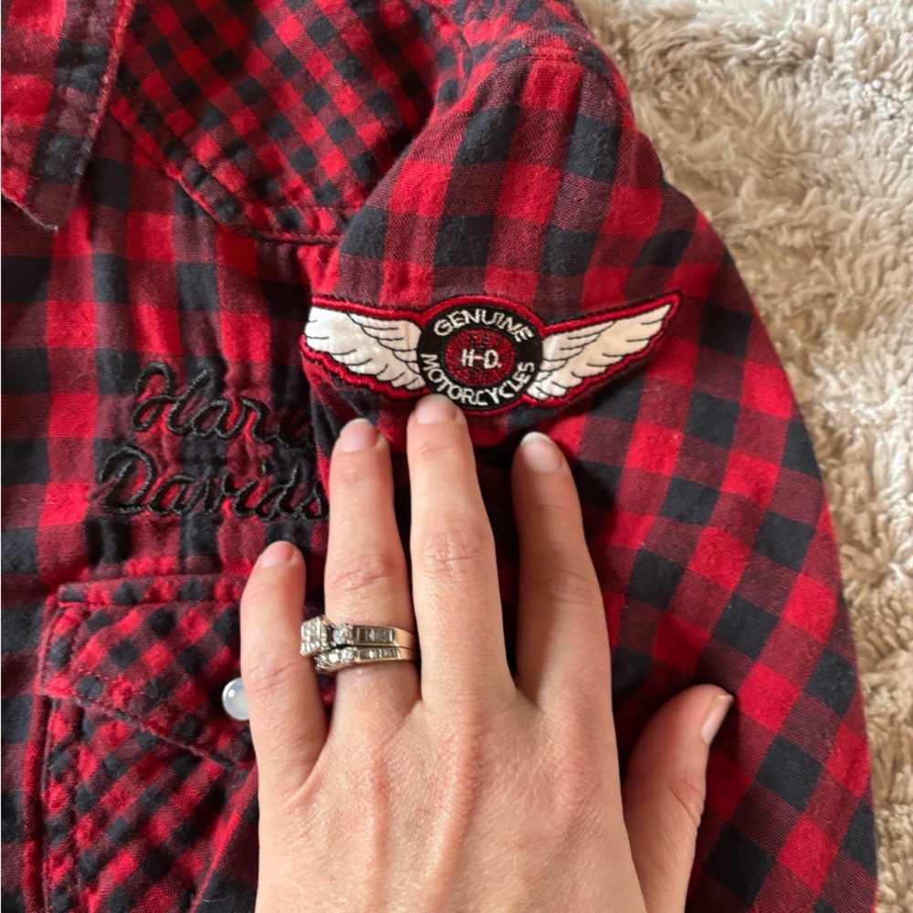 Harley Davidson Women’s Plaid Button Down Shirt L Red Black Patch Logo 2012 - Picture 11 of 14